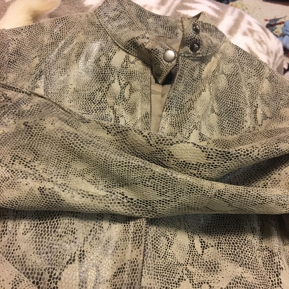 Alfani leather jacket. Comes to waist - Picture 4 of 4
